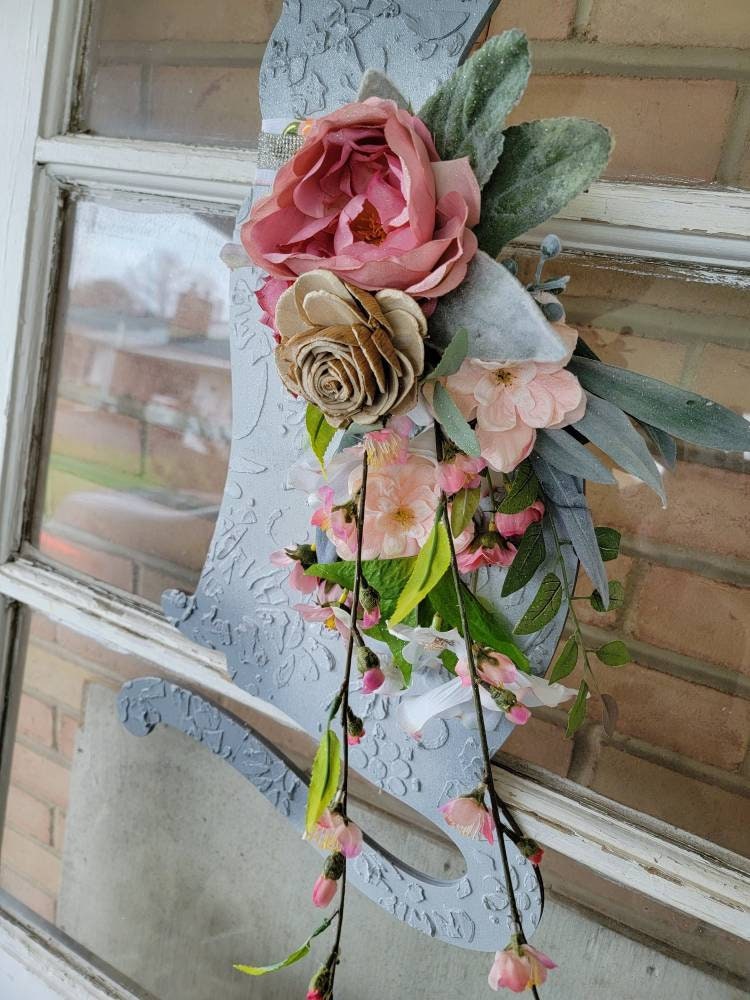 Large Wooden Pink & White Flowers Cat Wreath