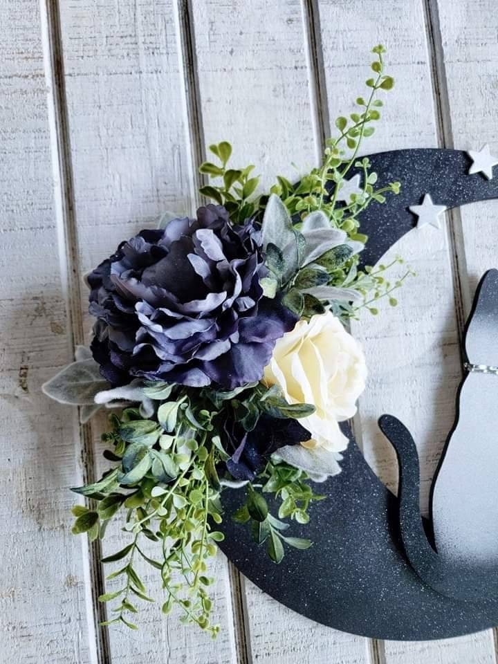 Smokey Blue & Cream Cat Moon Wreath