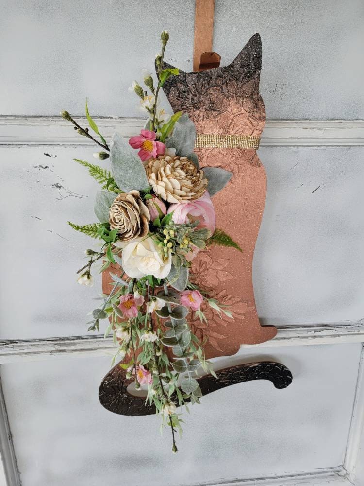 Large Wooden Pink Flowers Cat Wreath