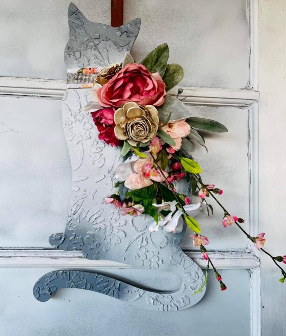 Large Wooden Pink & White Flowers Cat Wreath