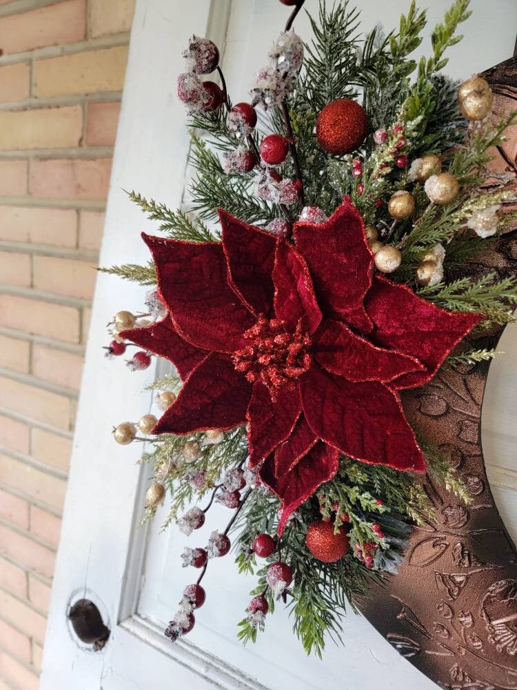 Winter Crescent Moon Christmas Cat Poinsettia Wreath • Witchy Seasonal Door Hanger • Ornament Half Moon Front Door Decor • Cat Lovers Gift