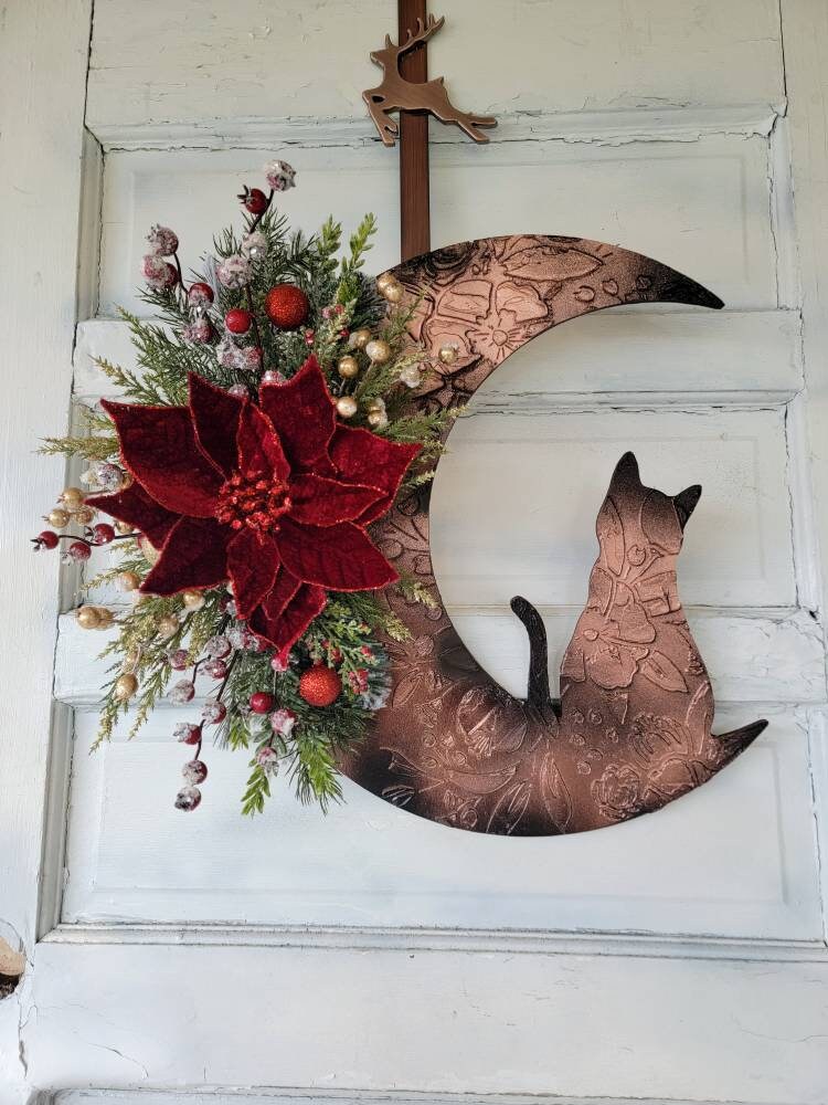 Winter Crescent Moon Christmas Cat Poinsettia Wreath • Witchy Seasonal Door Hanger • Ornament Half Moon Front Door Decor • Cat Lovers Gift