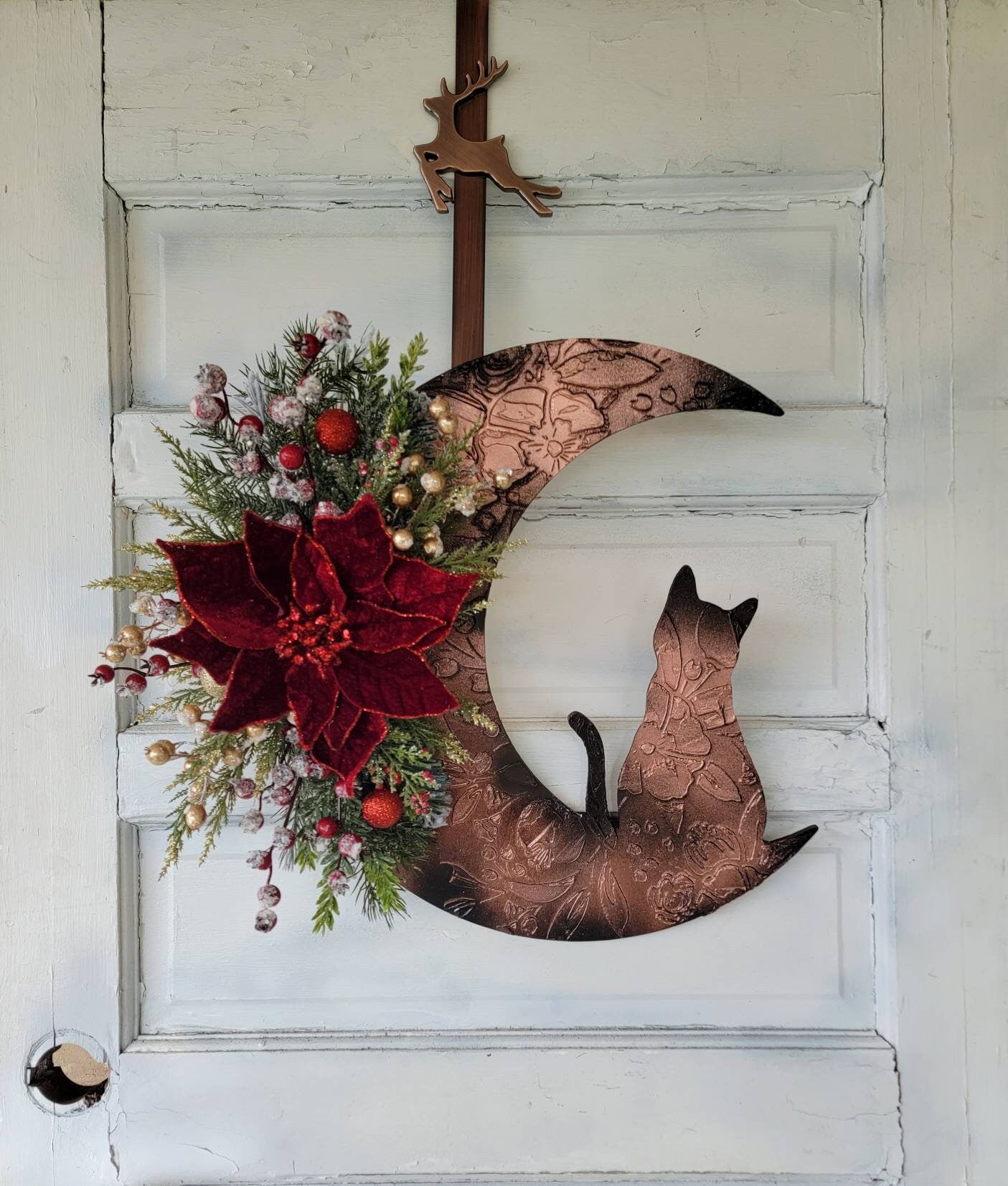 Winter Crescent Moon Christmas Cat Poinsettia Wreath • Witchy Seasonal Door Hanger • Ornament Half Moon Front Door Decor • Cat Lovers Gift