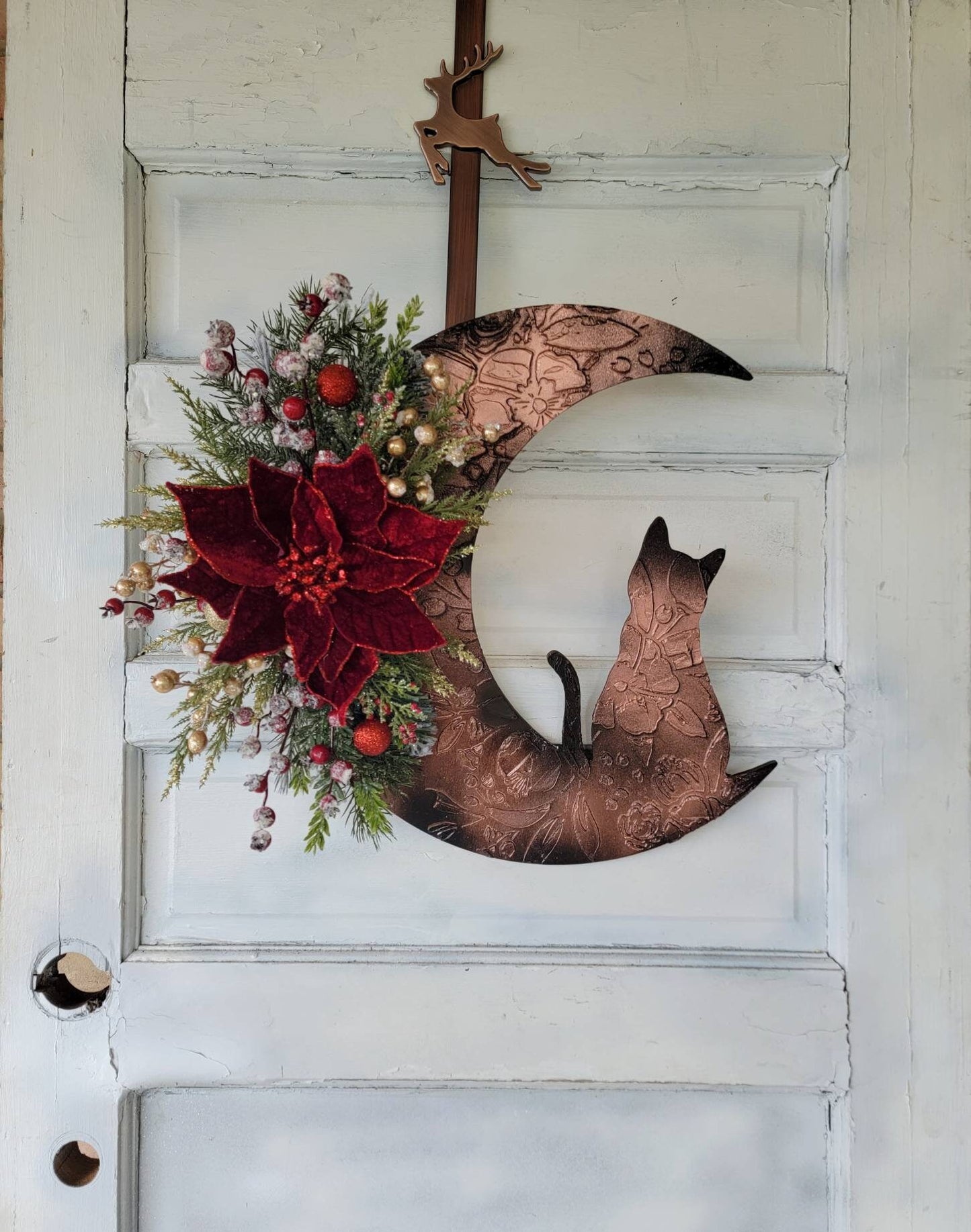 Winter Crescent Moon Christmas Cat Poinsettia Wreath • Witchy Seasonal Door Hanger • Ornament Half Moon Front Door Decor • Cat Lovers Gift