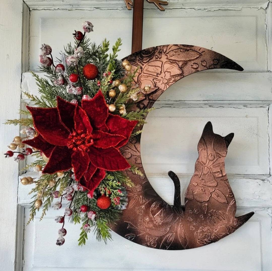 Winter Crescent Moon Christmas Cat Poinsettia Wreath • Witchy Seasonal Door Hanger • Ornament Half Moon Front Door Decor • Cat Lovers Gift