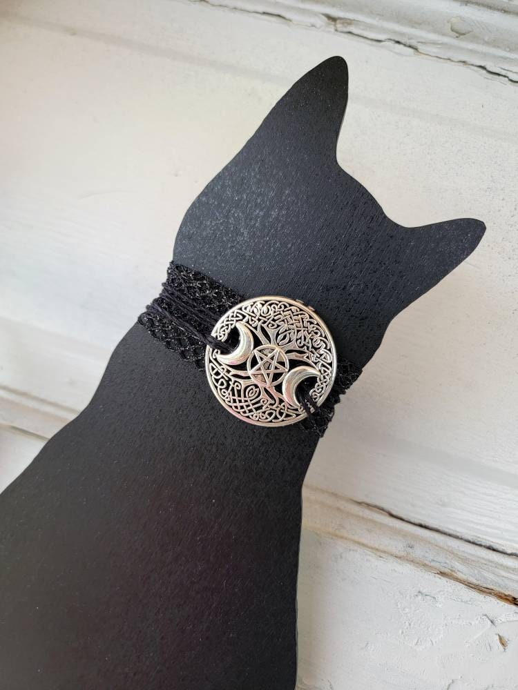 Dark Green Pentacle Collar Black Cat Moon Wreath
