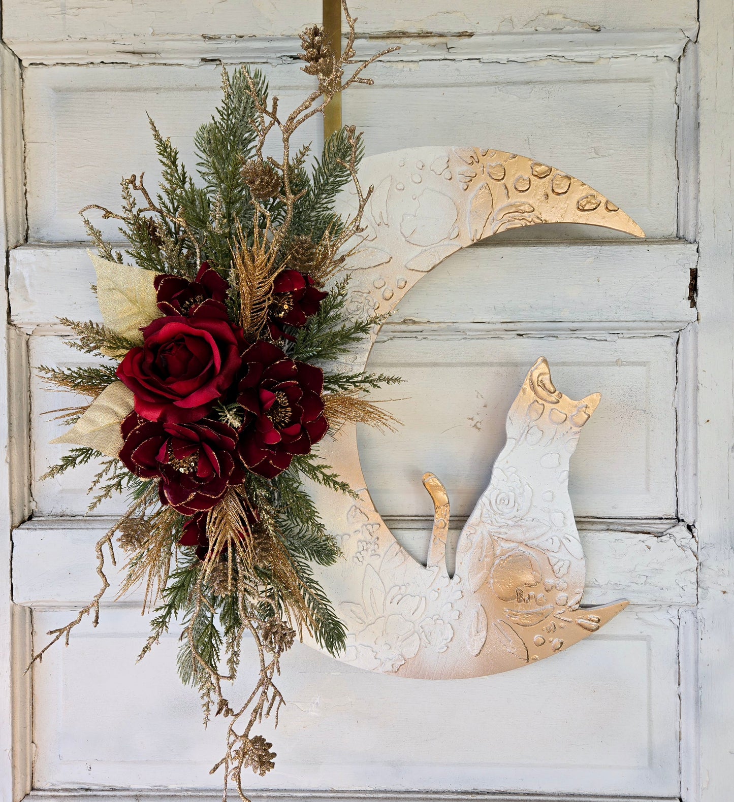 White & Gold Christmas Crescent Moon Cat Wreath