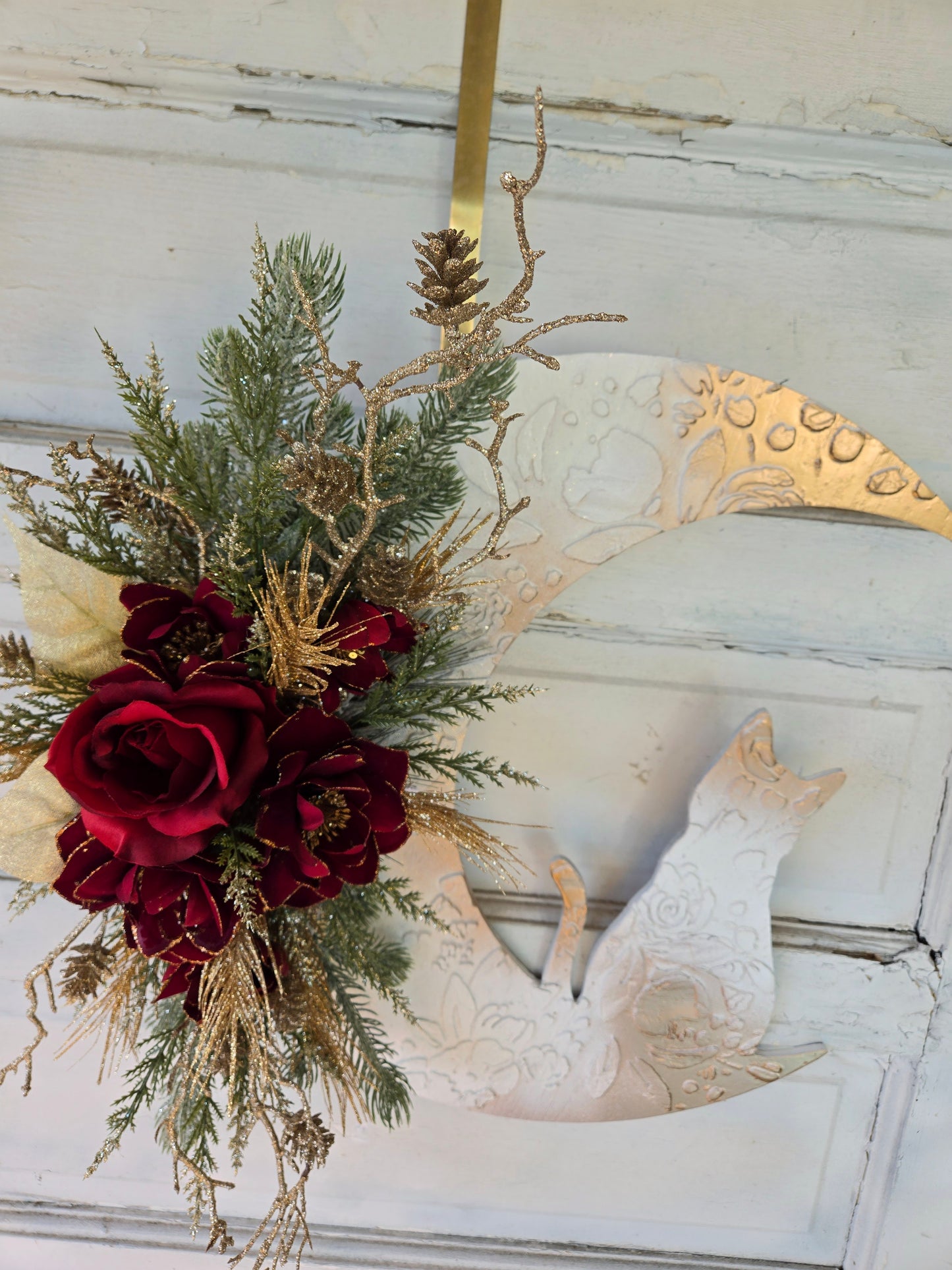 White & Gold Christmas Crescent Moon Cat Wreath