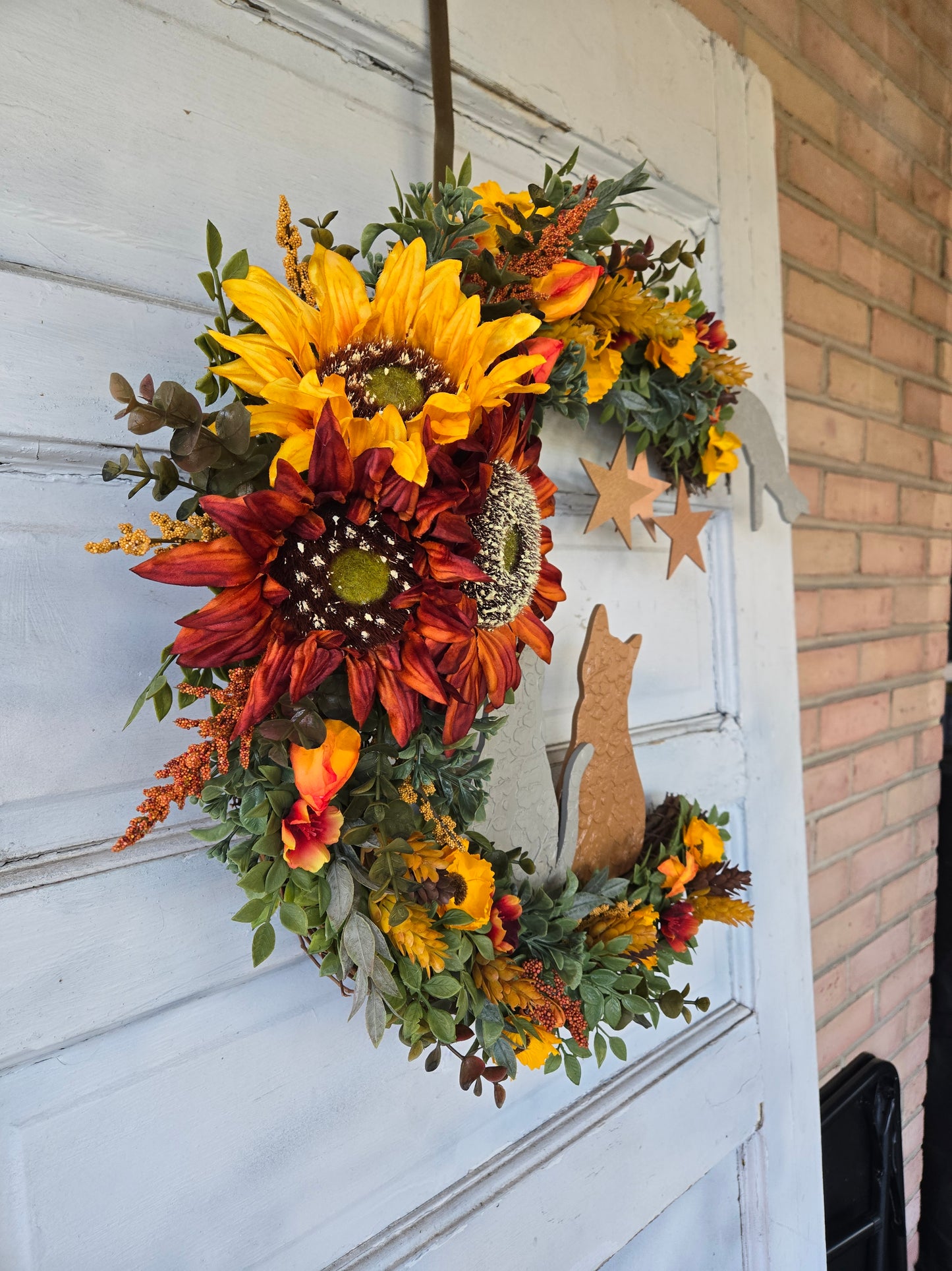 Lighted Autumn Cat Moon Wreath