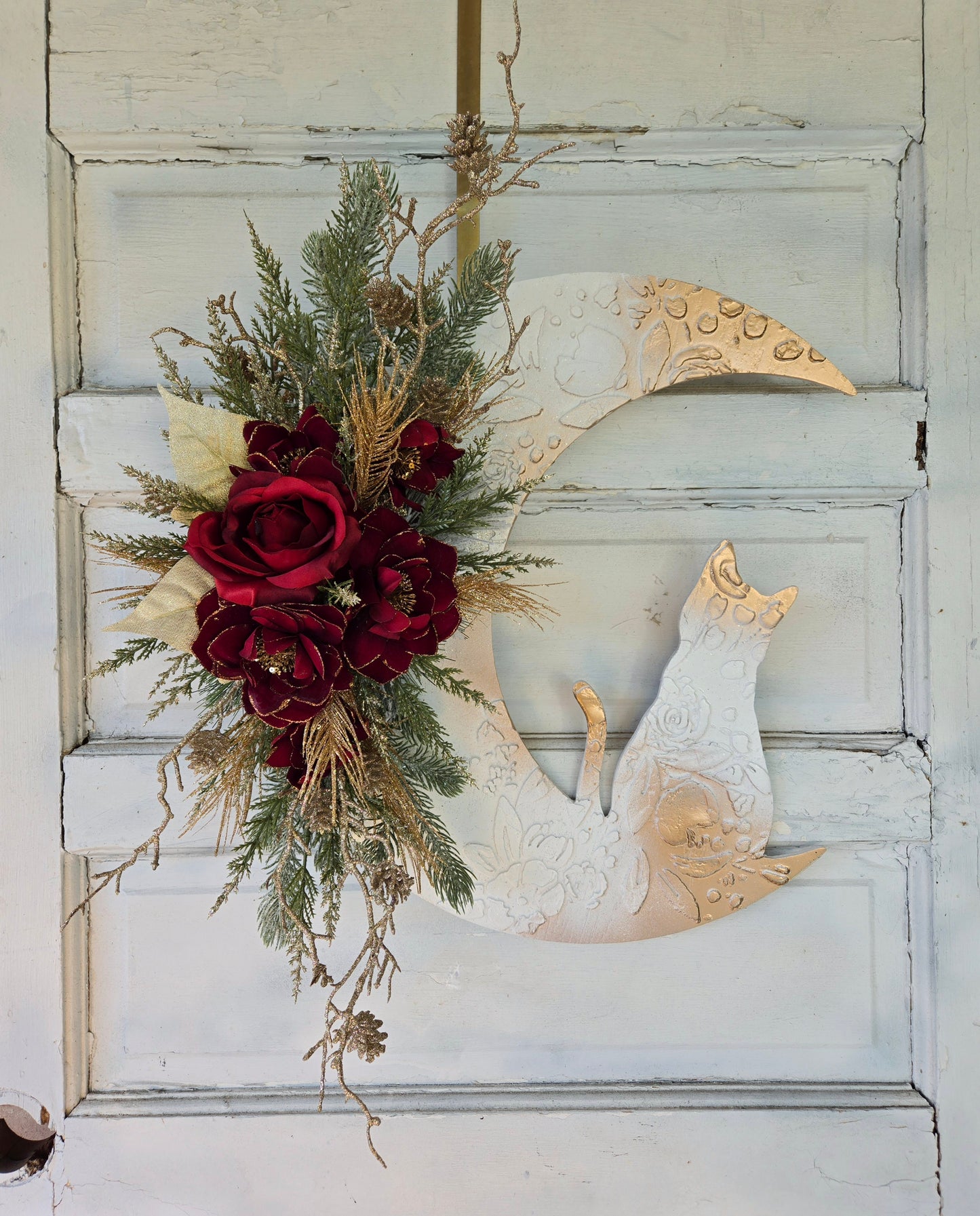 White & Gold Christmas Crescent Moon Cat Wreath