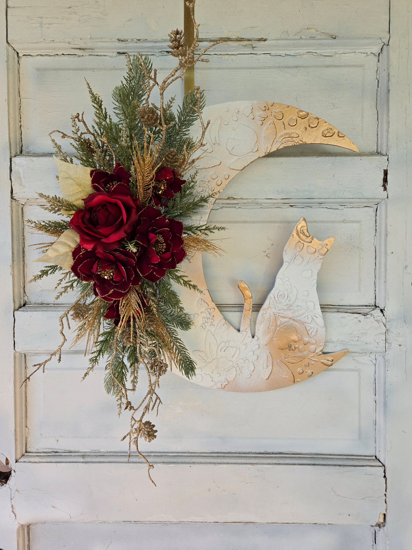 White & Gold Christmas Crescent Moon Cat Wreath