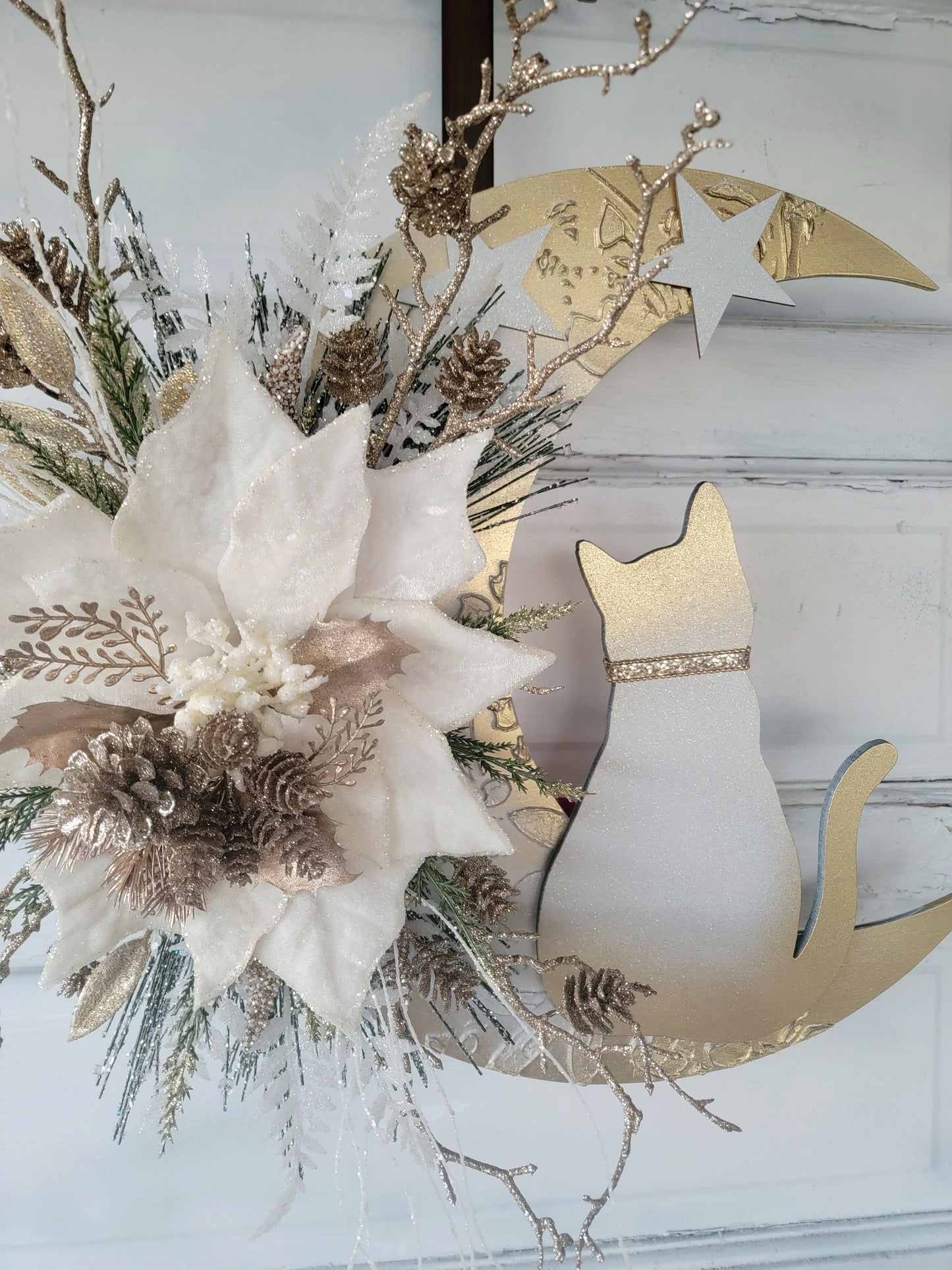 White Poinsettia Crescent Moon Christmas Cat Wreath