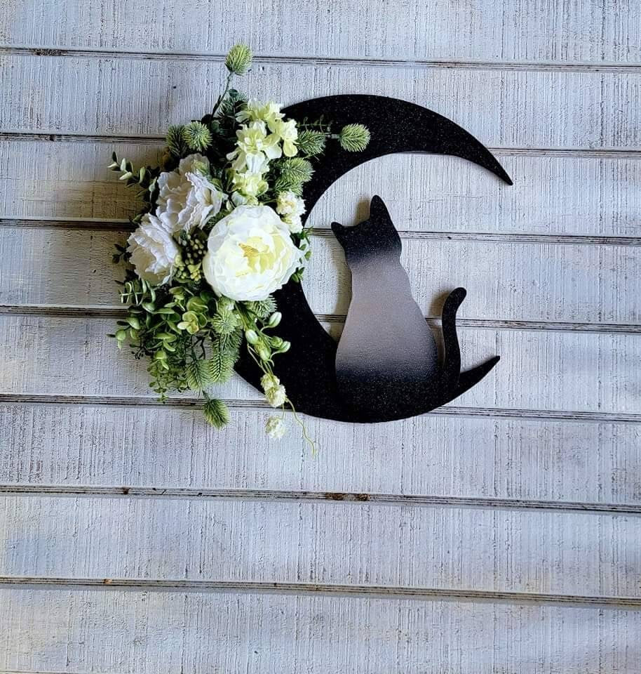 Light Green Sitting Cat Crescent Moon Wreath