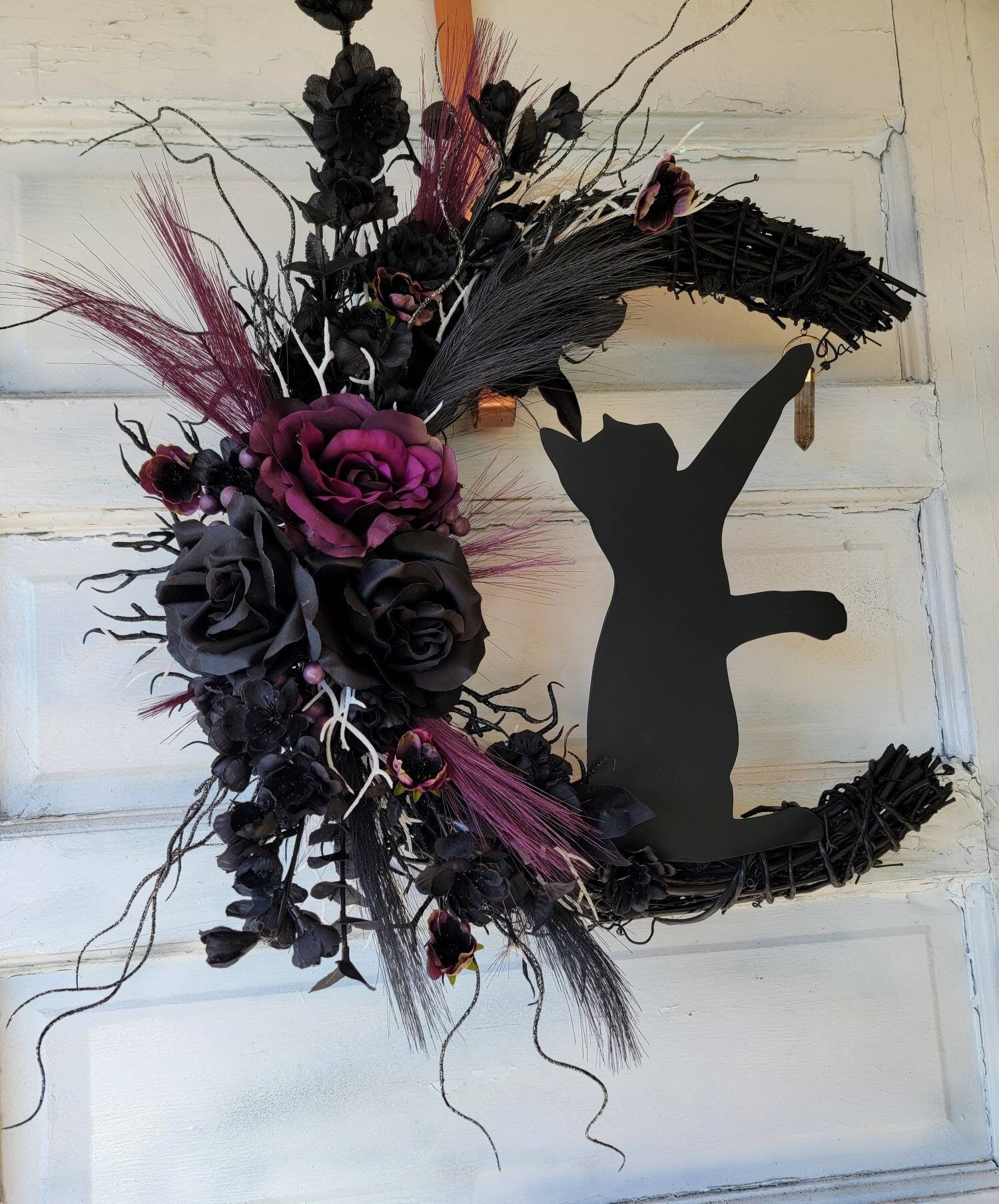 Cat Moon Wreath Witchy Halloween Crescent w/ Crystal 18'' Grapevine • Gothic Celestial Door Hanger • Spooky Lunar Decor • Kitty Lovers Gift