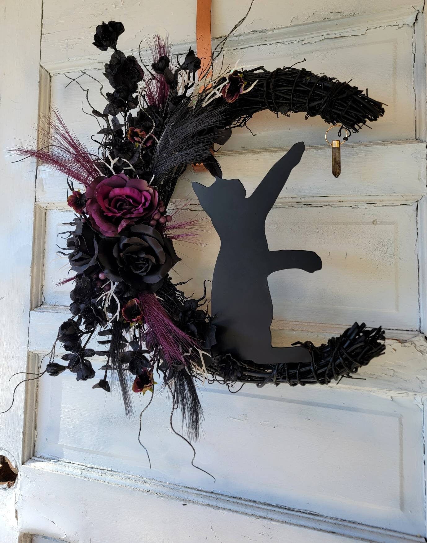 Cat Moon Wreath Witchy Halloween Crescent w/ Crystal 18'' Grapevine • Gothic Celestial Door Hanger • Spooky Lunar Decor • Kitty Lovers Gift