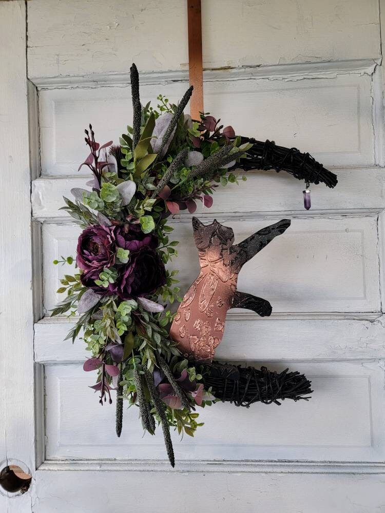 Black Cat Crescent Moon 18'' Grapevine w Purple Flowers & Amethyst • Witchy Celestial Door Hanger • Halloween Lunar Decor • Kitty Lover Gift